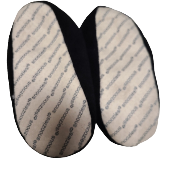 Snoozies elephant slippers - Picture 5 of 7